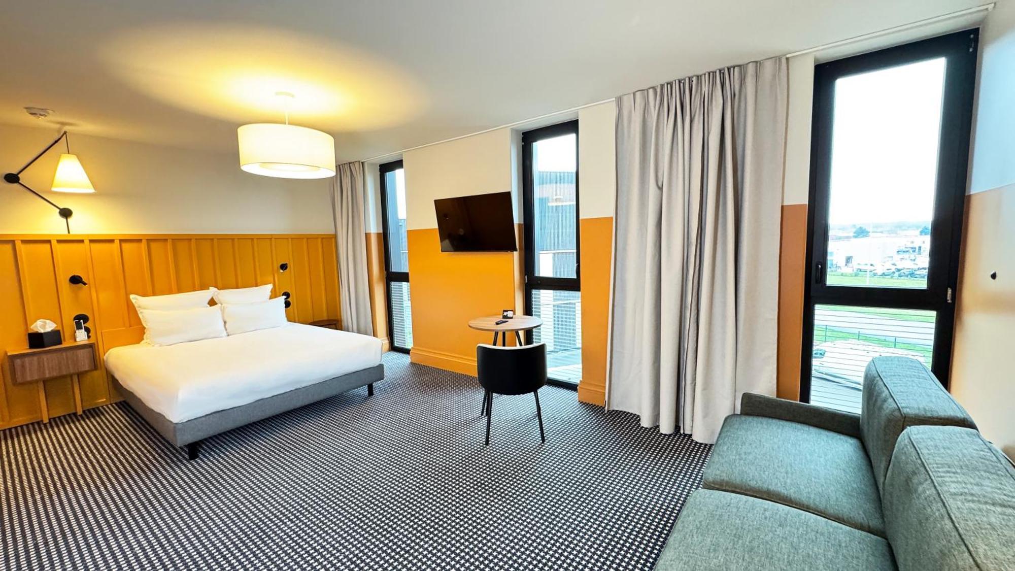 Kyriad Prestige Compiegne Jaux Exterior foto